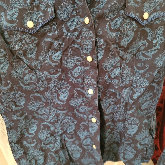 (2825) Rough Stock Panhandle Slim Western Top ,Shirt,Blue Paisley, Size Medium - Picture 6 of 11